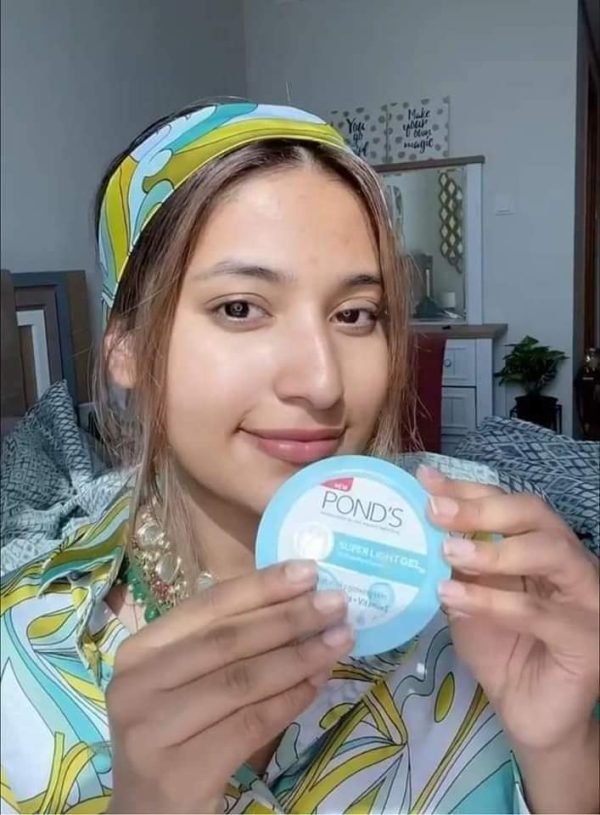 Ponds Super Light Gel Moisturizer 50ml - Image 2